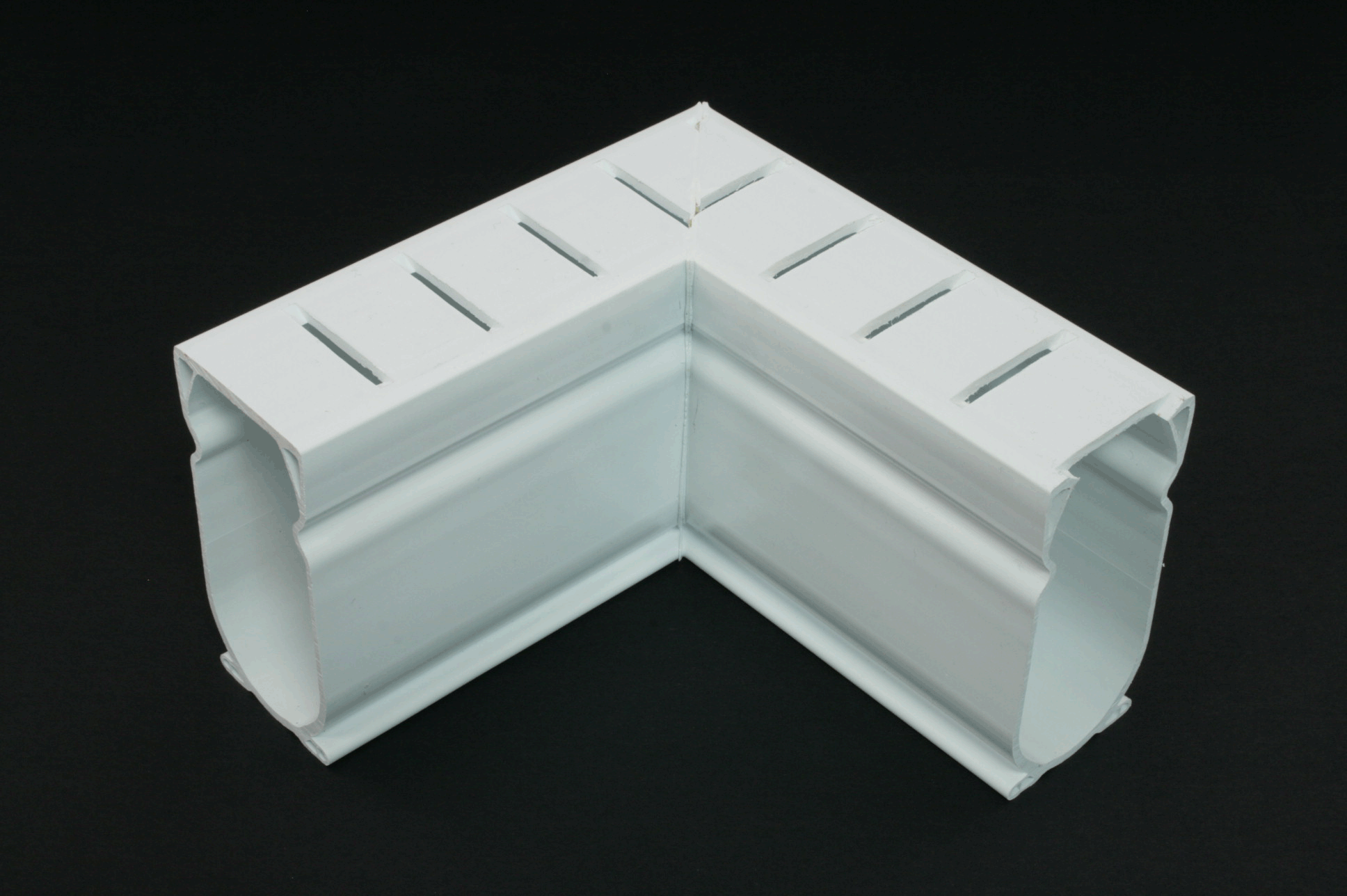 Deck Drain 90 degree WHITE D9W