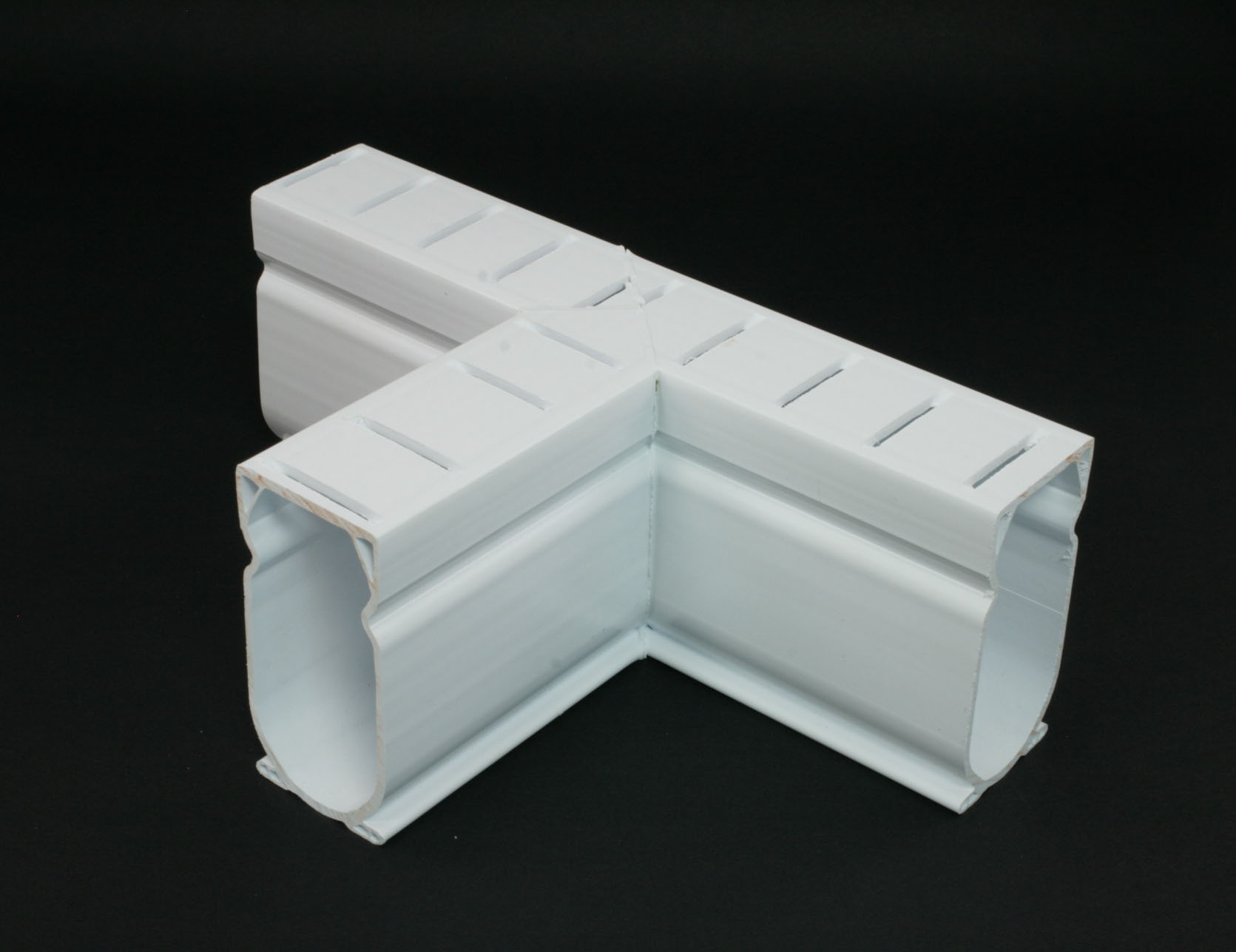 Deck Drain Tee White      DTW